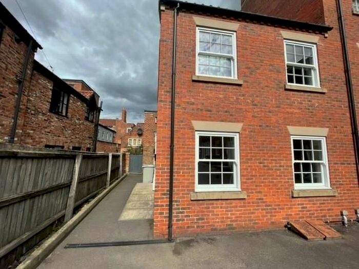2 Bedroom End Of Terrace House To Rent In Kidgate, Louth, LN11