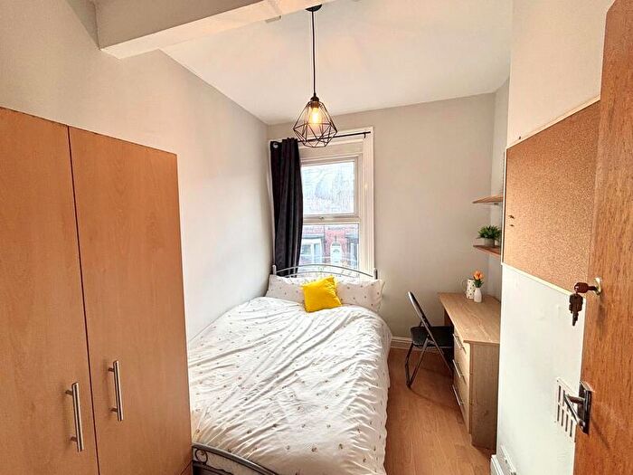 5 Bedroom Terraced House To Rent In Ashville Terrace, Hyde Park, Leeds, LS6