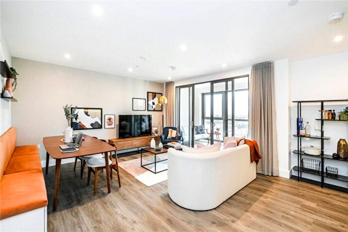 2 Bedroom Flat For Sale In Station Road, Croydon, CR0