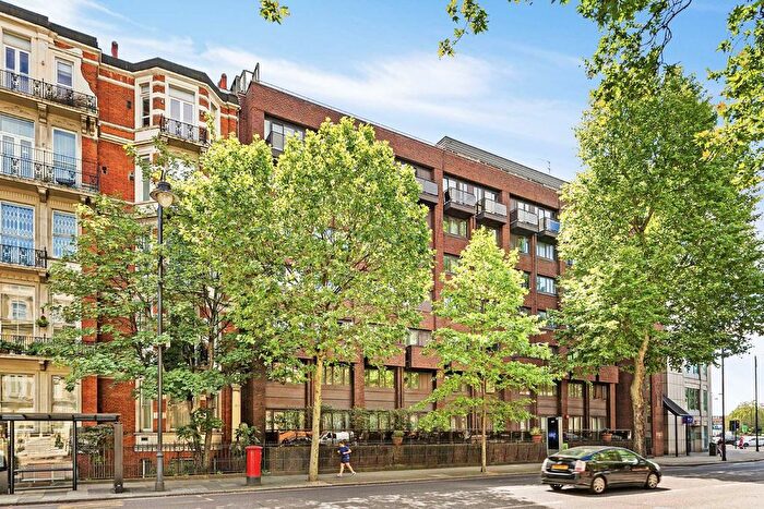 2 Bedroom Flat To Rent In Cromwell Road, Earls Court, SW5