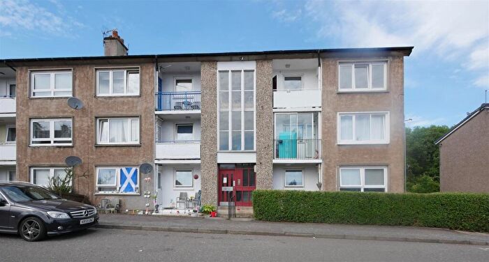 2 Bedroom Flat To Rent In Service Street, Lennoxtown, G66