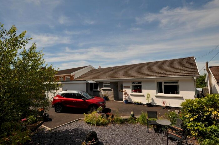 3 Bedroom Detached Bungalow For Sale In Helo Y Lan, Idole, Carmarthen, SA32