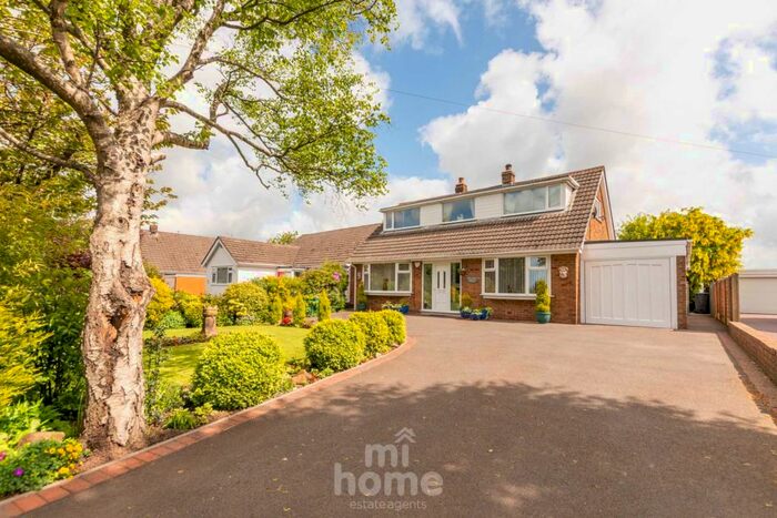 3 Bedroom Detached Bungalow For Sale In Fleetwood Road, Greenhalgh, PR4