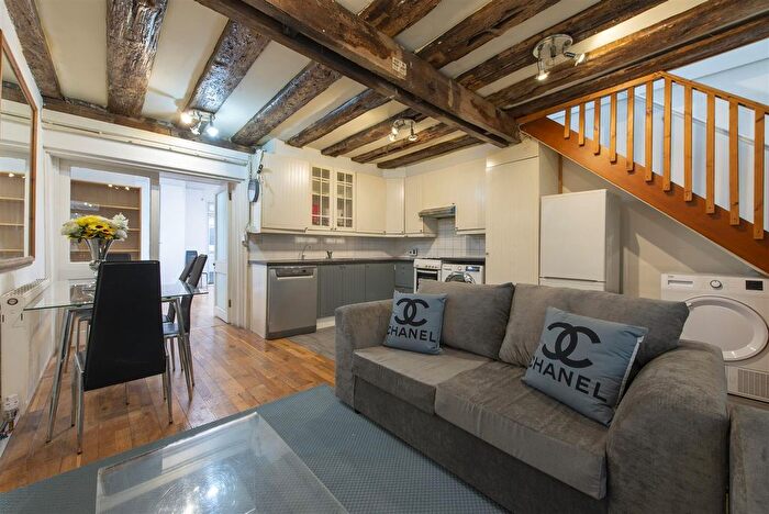 3 Bedroom Mews For Sale In Hermit Place, West Hampstead, NW6