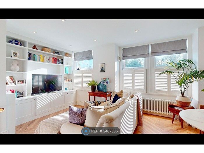 2 Bedroom Flat To Rent In Fountain Road, London, SW17