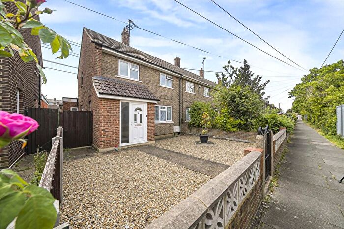 2 Bedroom End Of Terrace House For Sale In Bondfield Walk, Dartford, Kent, DA1