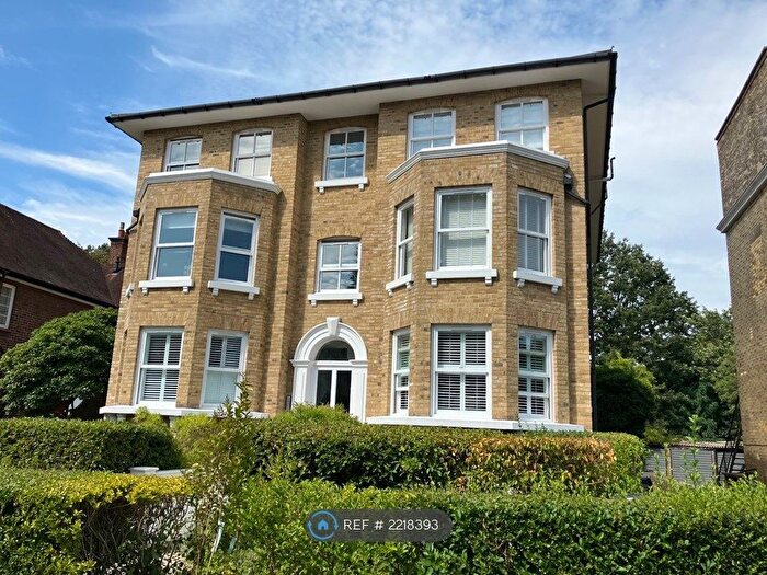2 Bedroom Flat To Rent In Surbiton Hill Park, Surbiton, KT5