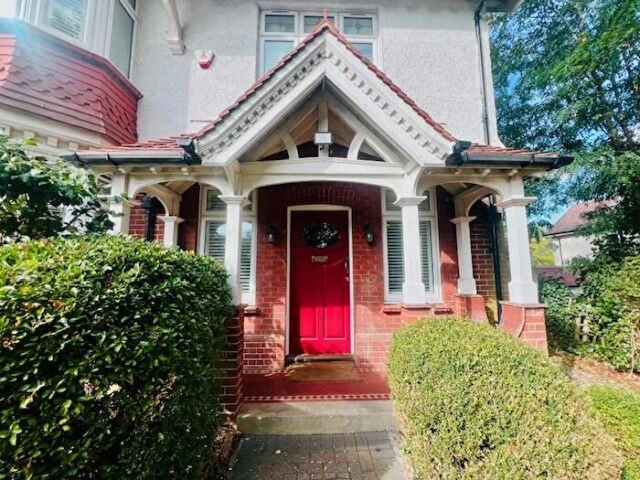 6 Bedroom House To Rent In Cheyne Walk, CR0