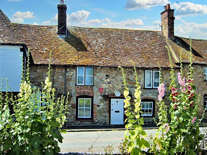 2 Bedroom Cottage For Sale In West Street, New Romney, TN28