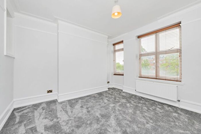 3 Bedroom Flat To Rent In Talgarth Road, London, W14