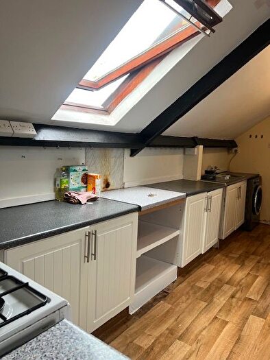 3 Bedroom Flat To Rent In Woodville Road, Cardiff, CF24