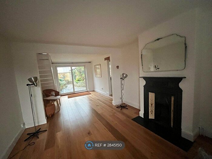 3 Bedroom End Of Terrace House To Rent In New Road, Ware, SG12