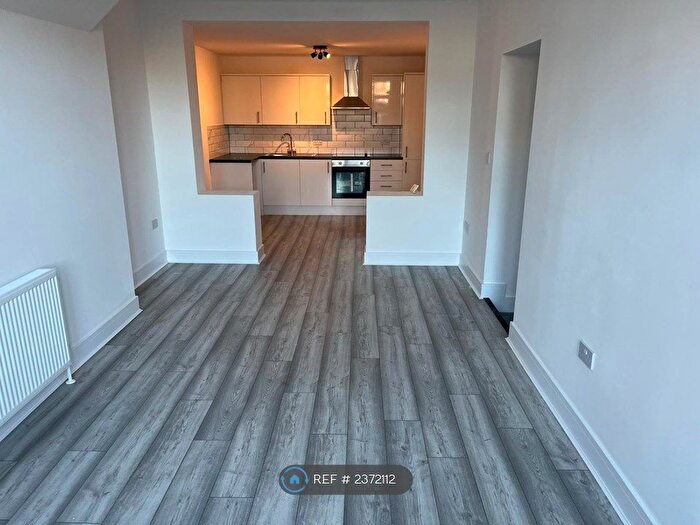 2 Bedroom Flat To Rent In Northdown Avenue, Margate, CT9