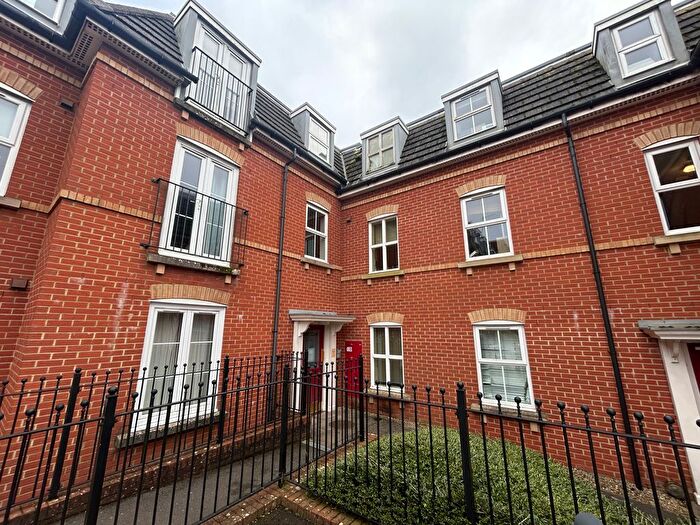 2 Bedroom Flat To Rent In Ripley Road, Swindon, SN1