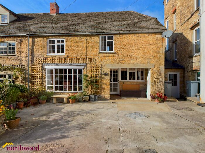 2 Bedroom End Of Terrace House To Rent In Kings Head Mews, Chipping Norton OX7
