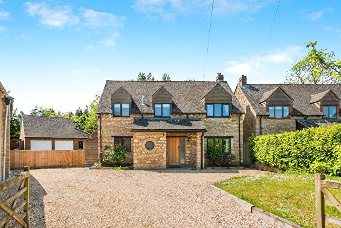 4 Bedroom Detached House For Sale In Buckland Road, Bampton, OX18