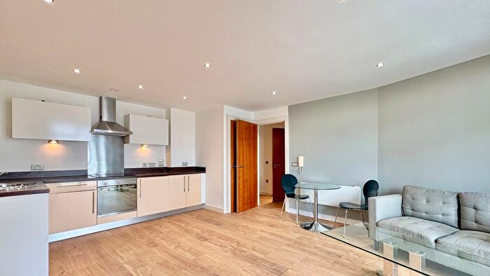 1 Bedroom Flat To Rent In Gotts Road, Leeds, LS12