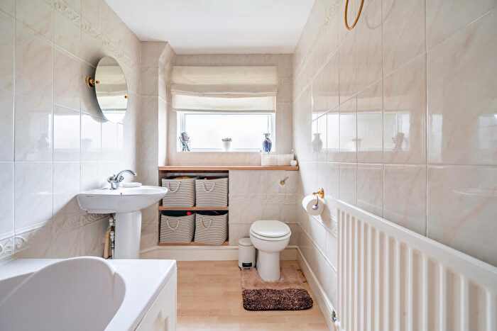 4 Bedroom Detached House For Sale In Torridge Close, Greenmeadow, SN25
