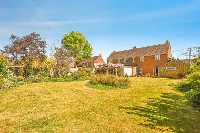 4 Bedroom Semi-Detached House For Sale In Thames Close, Cricklade, Swindon, SN6