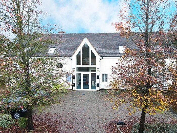 2 Bedroom Flat To Rent In Shenley Road, Loughton, Milton Keynes, MK5