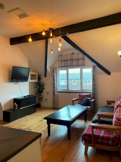 3 Bedroom Flat To Rent In Barton Road, Stretford, Manchester, M32