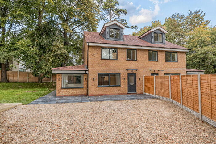 4 Bedroom Semi-Detached House For Sale In Winchester, SO22