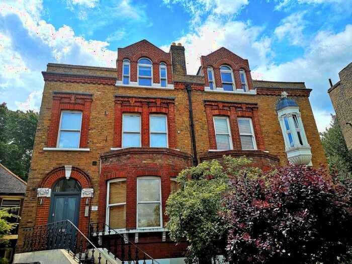 2 Bedroom Flat To Rent In The Gardens Dulwich, SE22