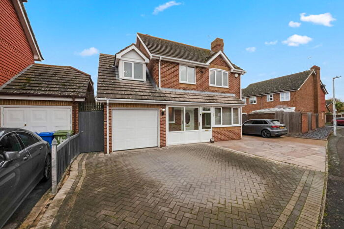 4 Bedroom Detached House For Sale In Vaughan Drive, Kemsley, Sittingbourne, ME10
