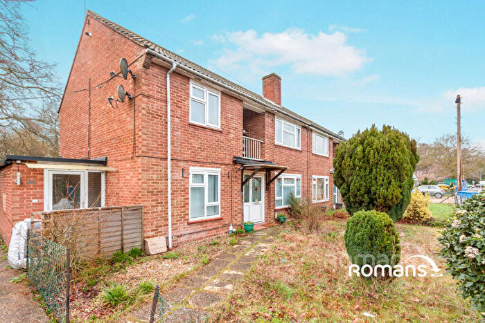 2 Bedroom Flat To Rent In Goughs Meadow, Sandhurst, GU47