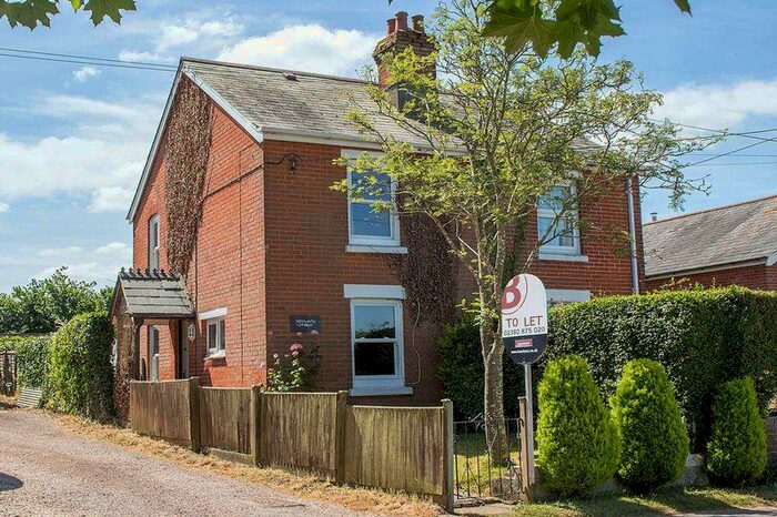 2 Bedroom Cottage To Rent In Winsor, SO40