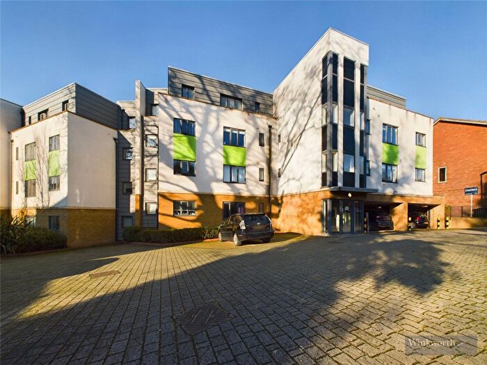 1 Bedroom Flat To Rent In Hythe Road, Surbiton, KT6