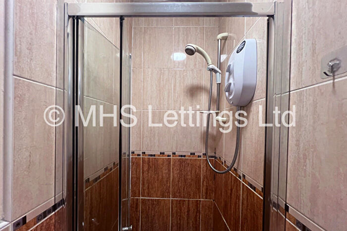 1 Bedroom Flat To Rent In Flat, Moorland Road, Leeds, LS6