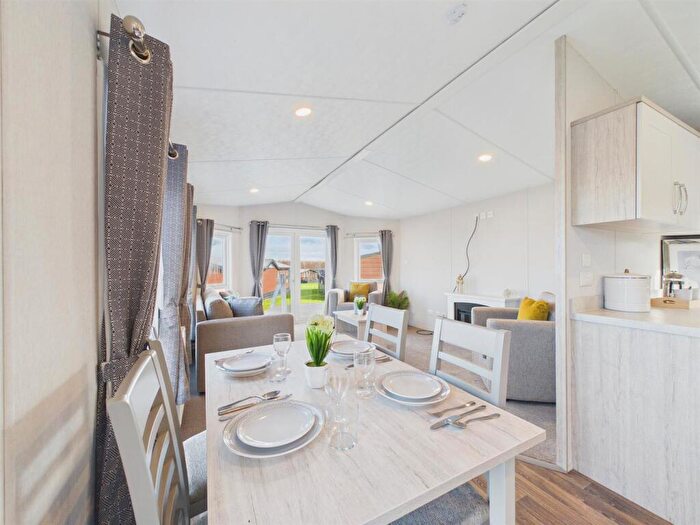 2 Bedroom Park Home For Sale In Mullacott Park, Ilfracombe, EX34