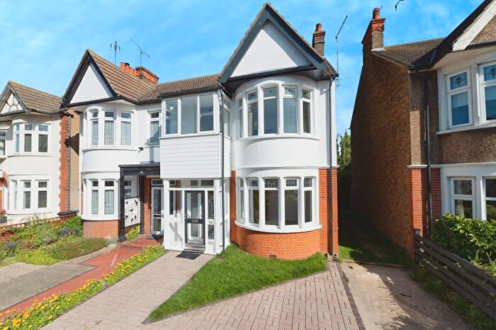 3 Bedroom Semi-Detached House For Sale In Ilfracombe Road, Southend-On-Sea, Essex, SS2