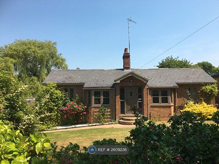 1 Bedroom Bungalow To Rent In Helmdon Rd, Banbury Oxfordshire, OX17