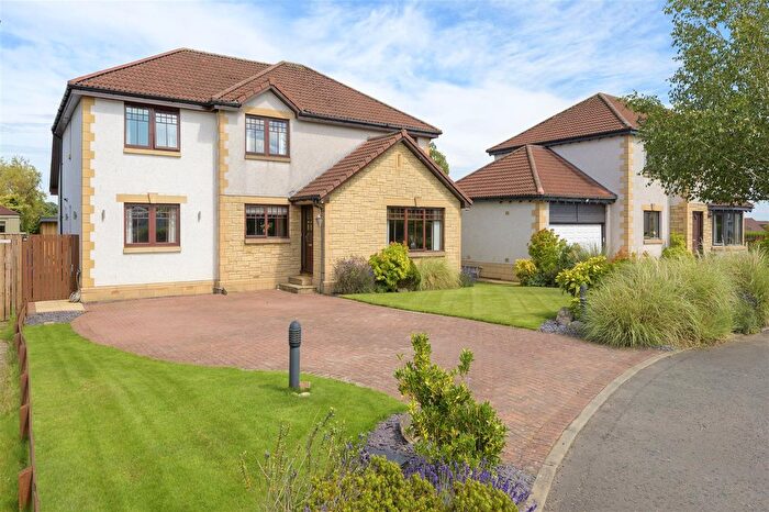 6 Bedroom Detached House For Sale In The Castings, Dunfermline, KY12