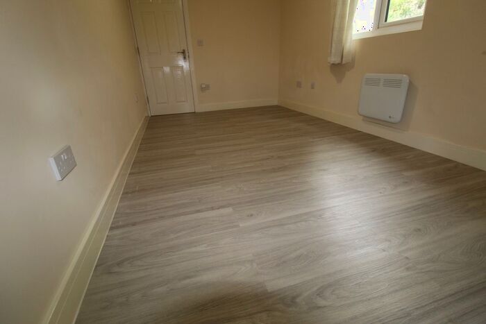 2 Bedroom Maisonette To Rent In Iver, Buckinghamshire, SL0