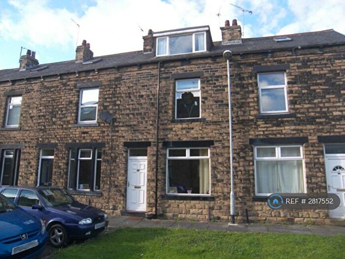 3 Bedroom Terraced House To Rent In Oakroyd Mount, Pudsey, LS28