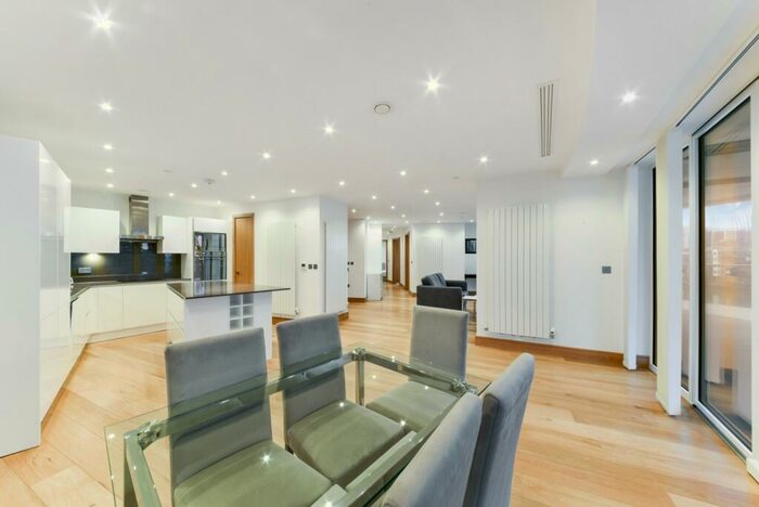 3 Bedroom Flat To Rent In Crossharbour Plaza, Canary Wharf, London, E14