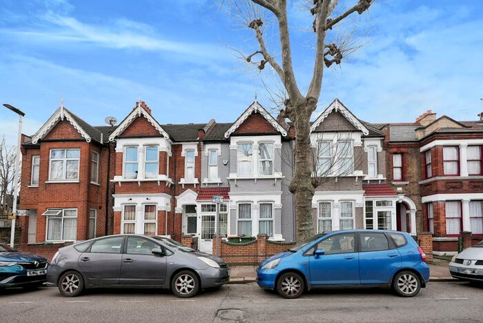 2 Bedroom Flat To Rent In Dorset Road, E7
