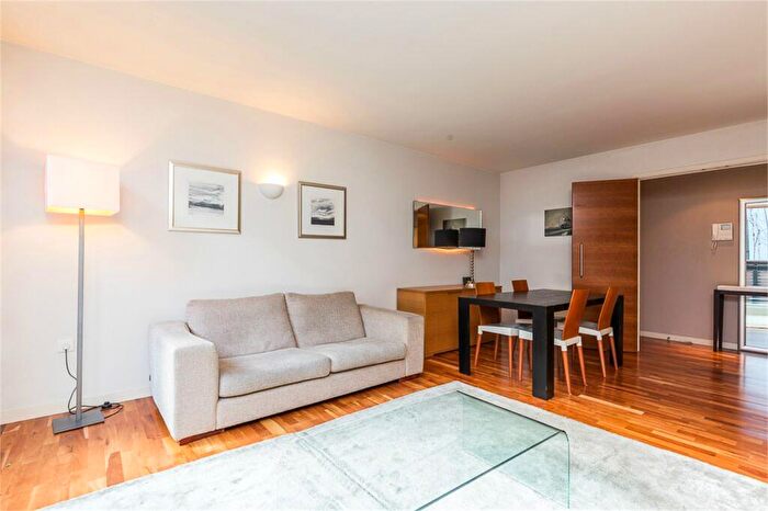 2 Bedroom Apartment To Rent In Gainsborough Studios North, N1