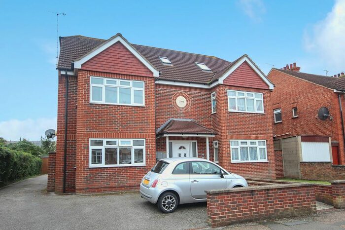 2 Bedroom Flat To Rent In Pavilion Road, Worthing, BN14