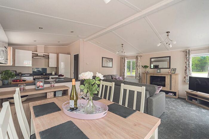 2 Bedroom Mobile/park Home For Sale In Boswinger, St. Austell, PL26