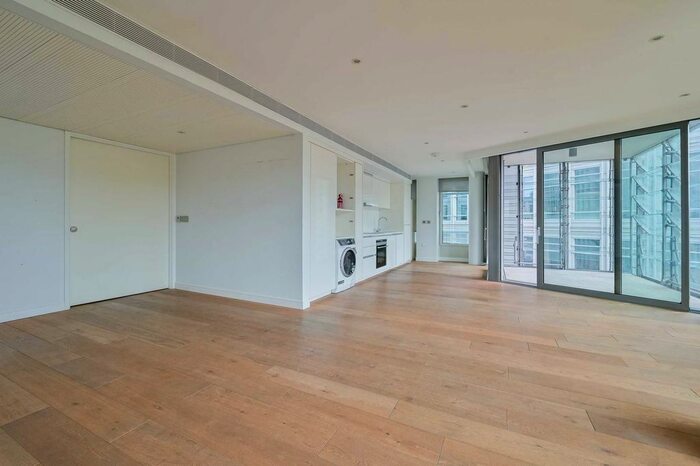 2 Bedroom Flat To Rent In Central St Giles Piazza, Covent Garden, London, WC2H