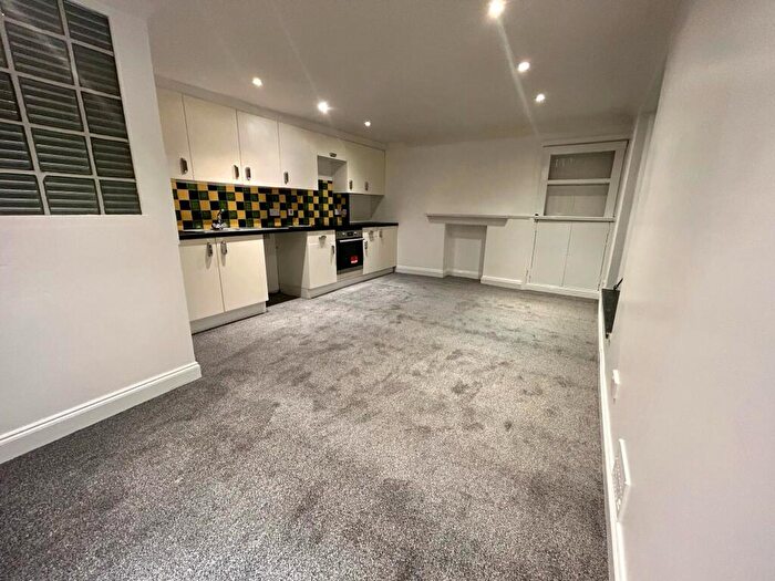 1 Bedroom Flat To Rent In Chester Place, Plymouth, PL4