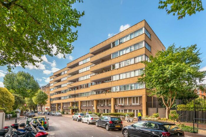 3 Bedroom Maisonette To Rent In Porchester Square, Bayswater, London, W2