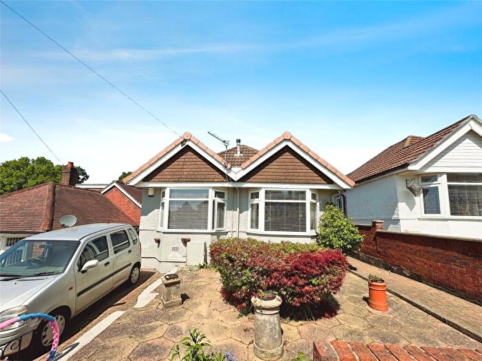 2 Bedroom Bungalow For Sale In Upper Deacon Road, Southampton, Hampshire, SO19