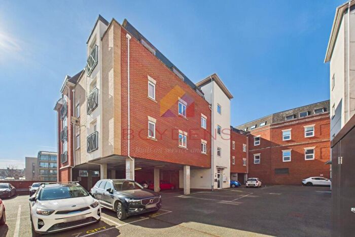 2 Bedroom Apartment For Sale In Priory Court, Crouch Street, Colchester, CO3