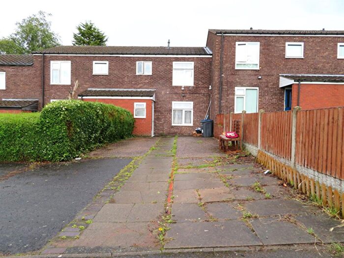 3 Bedroom Terraced House To Rent In Camrose Croft, Balsall Heath, Birmingham, B12