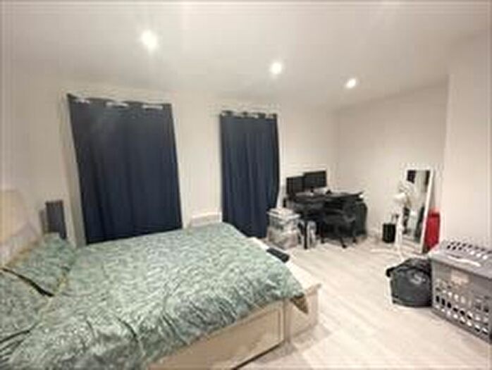 2 Bedroom Flat To Rent In London Road, Thornton Heath, CR7